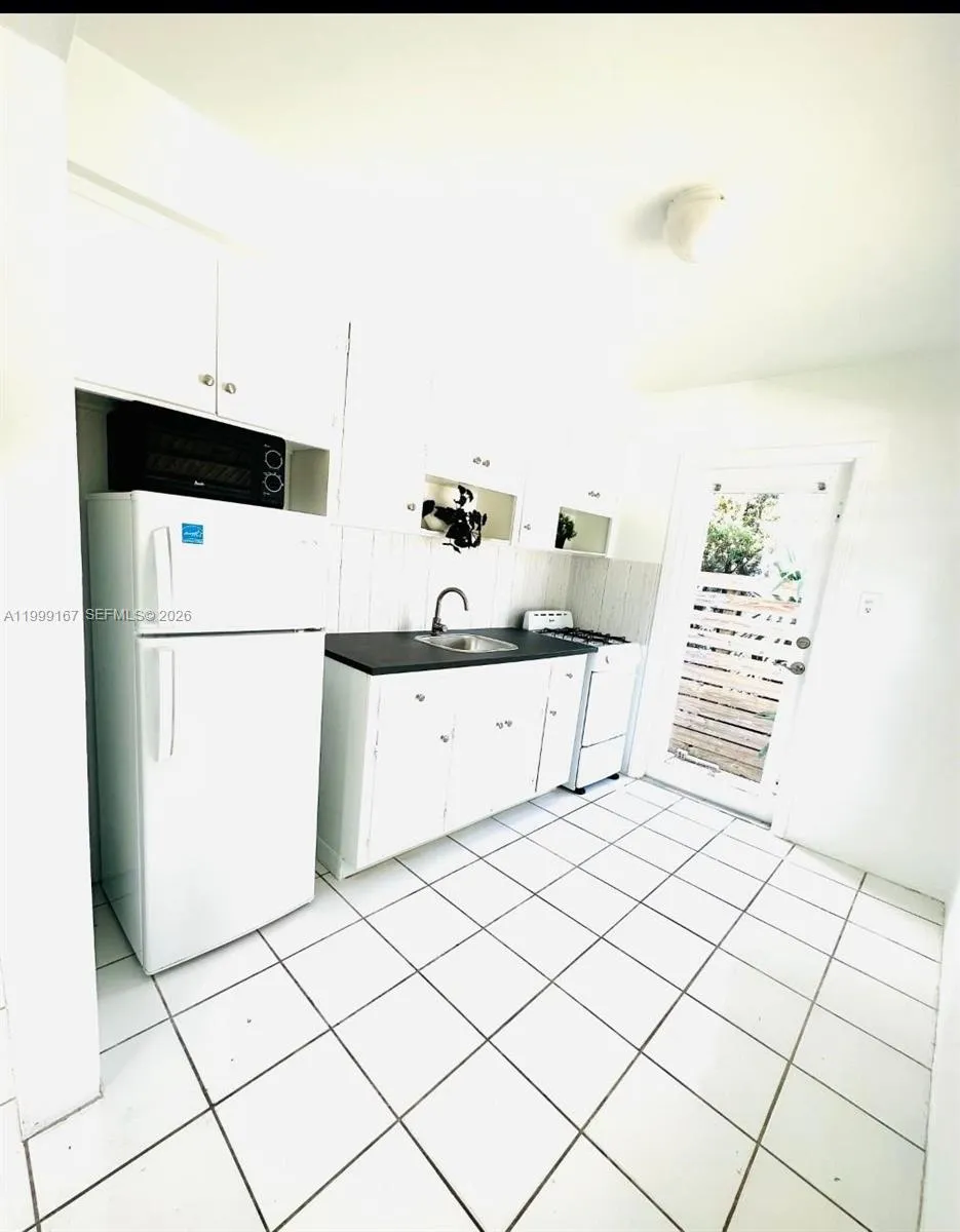 1004 N 16th Ave # 1, Hollywood FL 33020