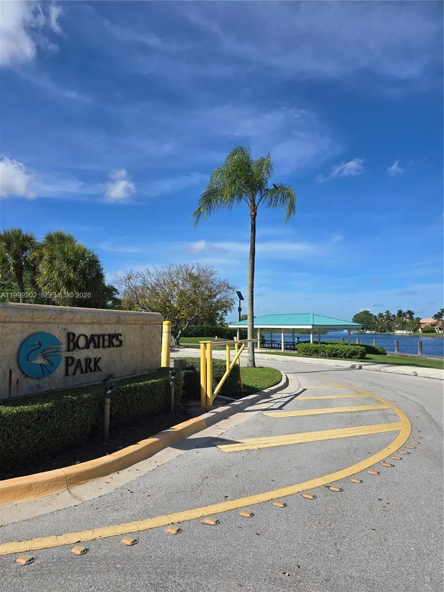 18341 NW 10th St, Pembroke Pines FL 33029