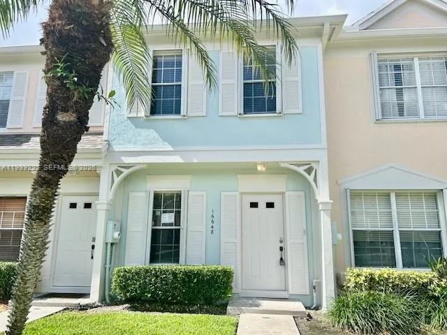 16648 Hemingway Dr, Weston FL 33326