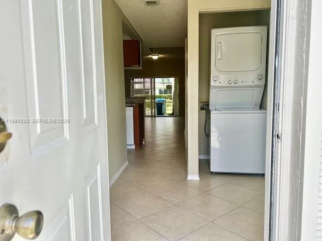 16648 Hemingway Dr, Weston FL 33326