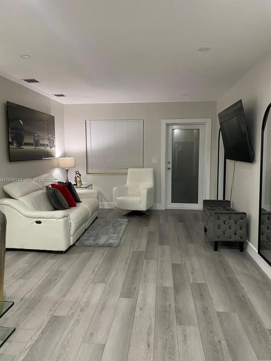 434 Tamiami Blvd # 0, Miami FL 33144