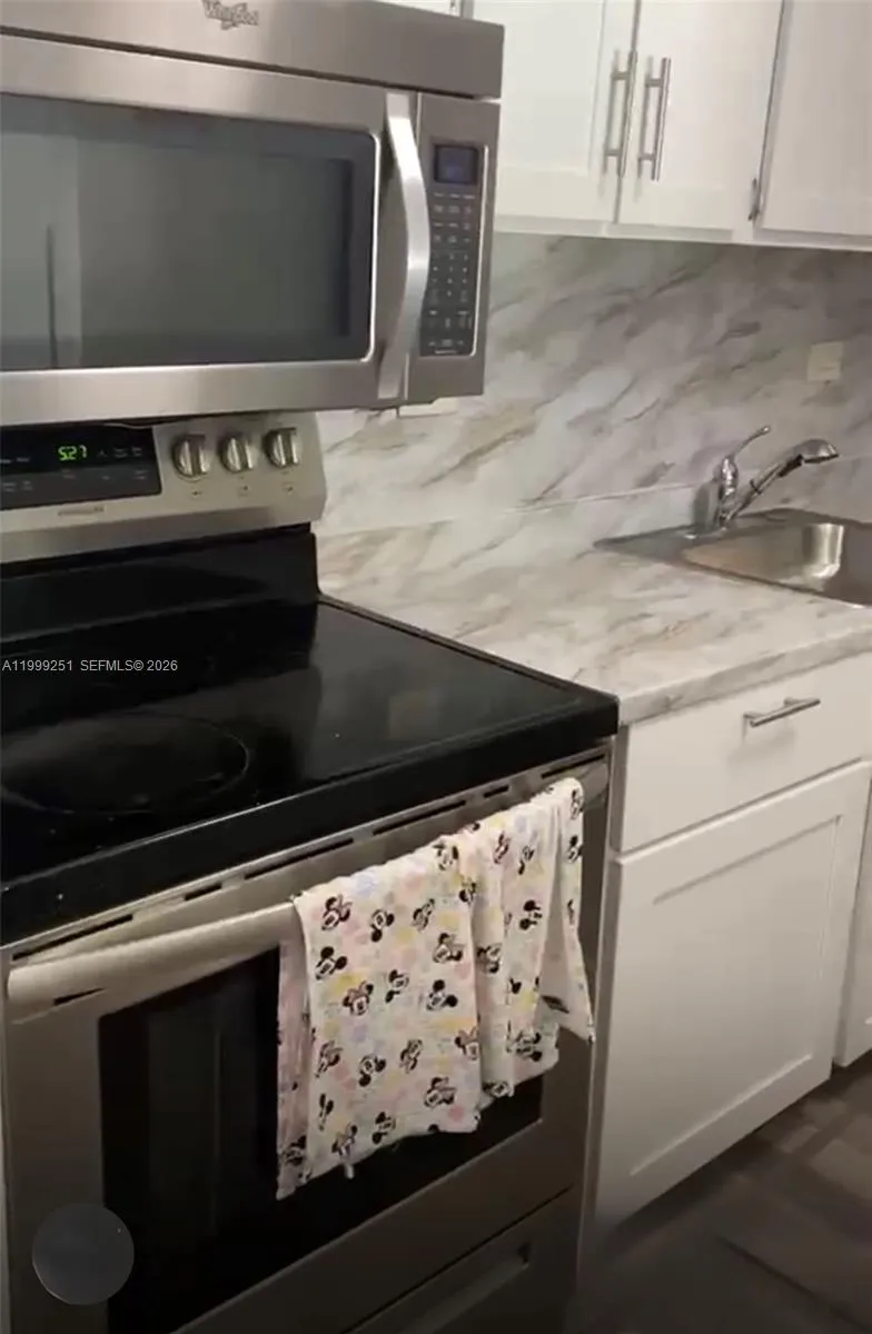 7060 NW 179th St # 211, Hialeah FL 33015