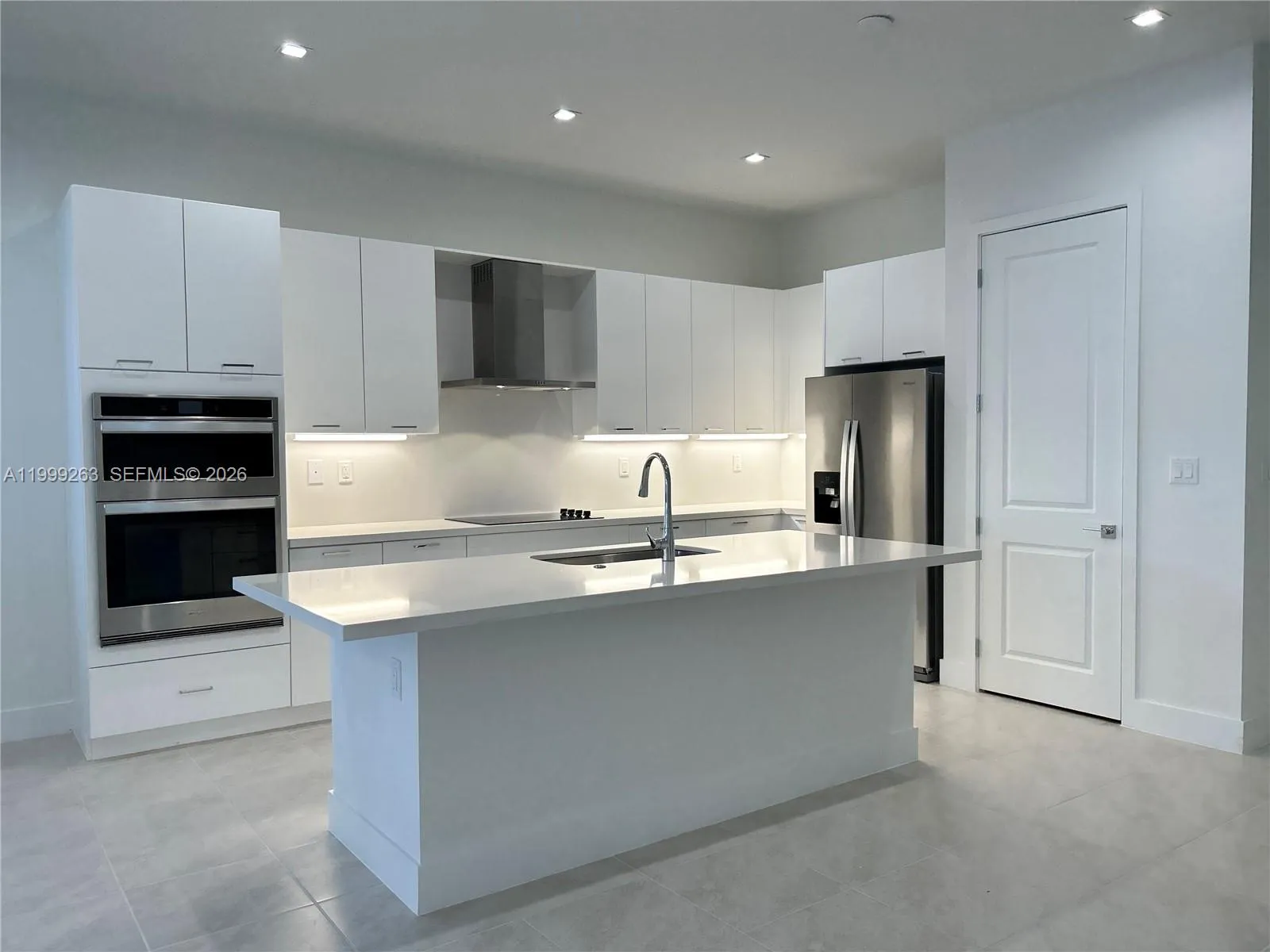 8037 NW 46th Ter, Doral FL 33166