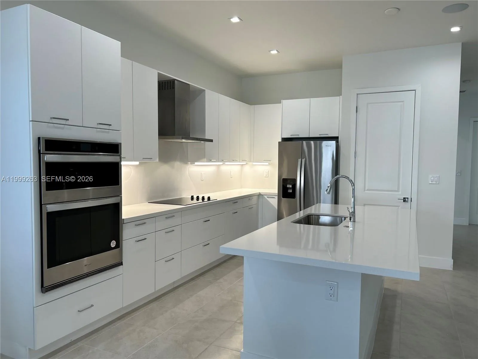 8037 NW 46th Ter, Doral FL 33166