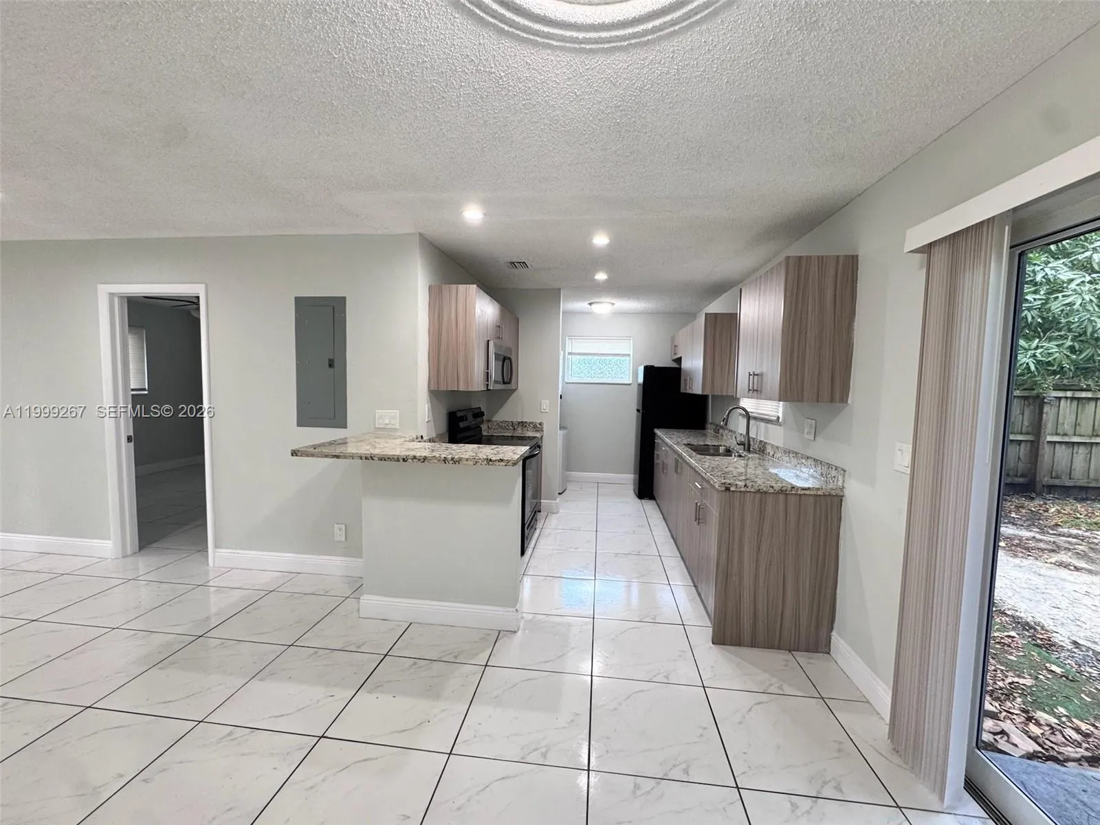 206 NW 5th Ave, Dania Beach FL 33004