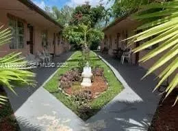 129 SE 5th St, Hallandale Beach FL 33009