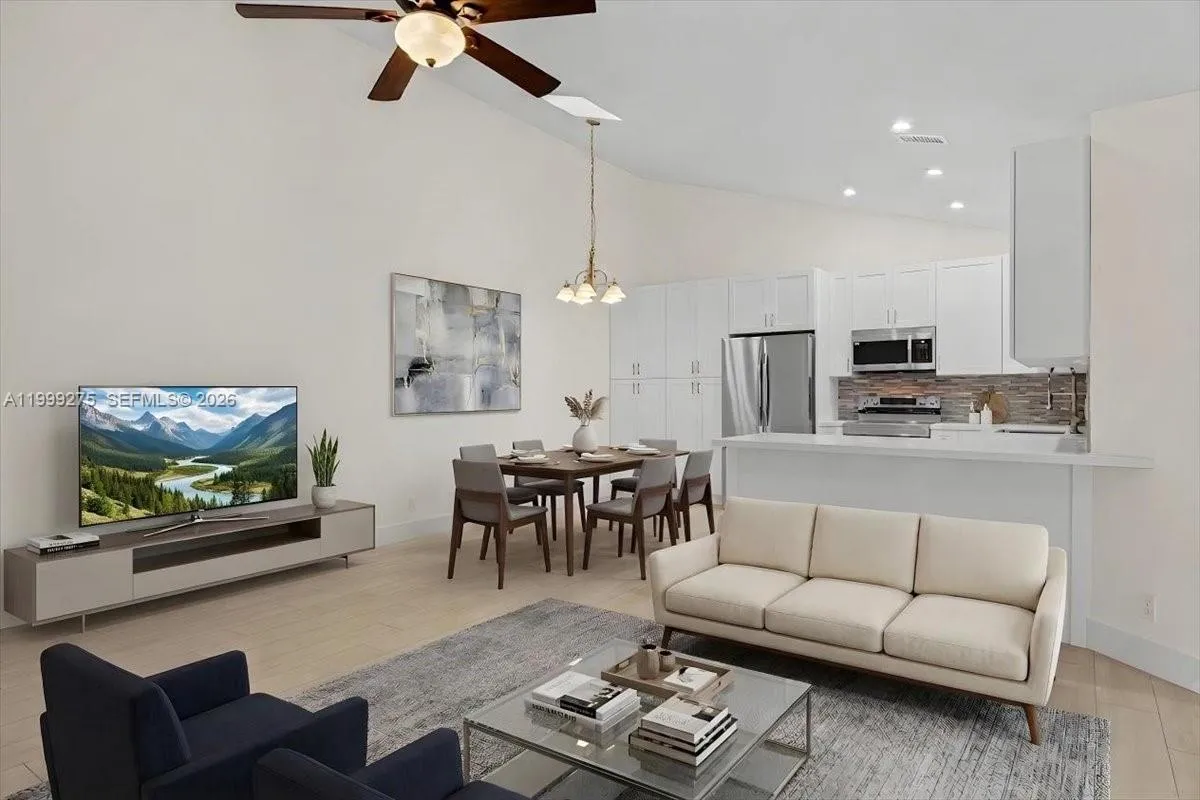 12680 Woodmill Dr, Palm Beach Gardens FL 33418