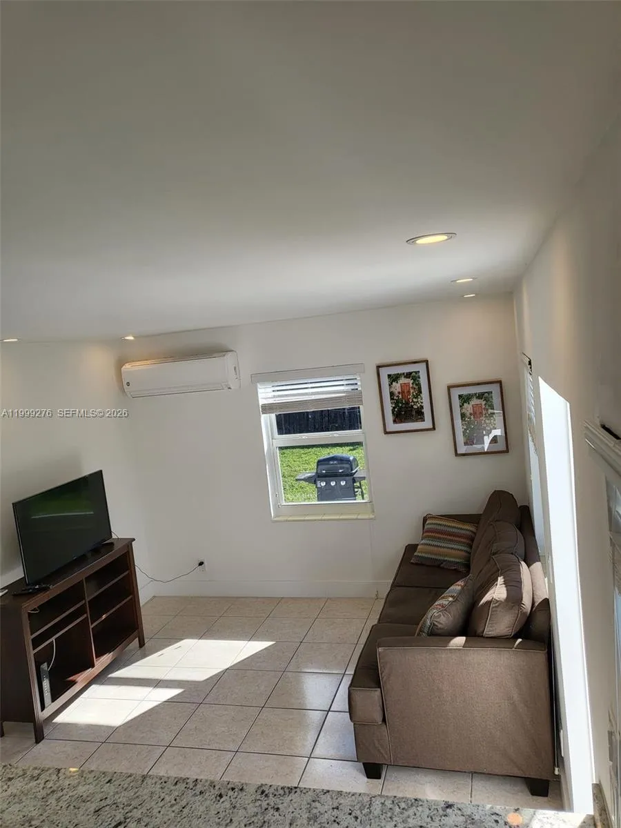 6130 Grant St # 2, Hollywood FL 33024
