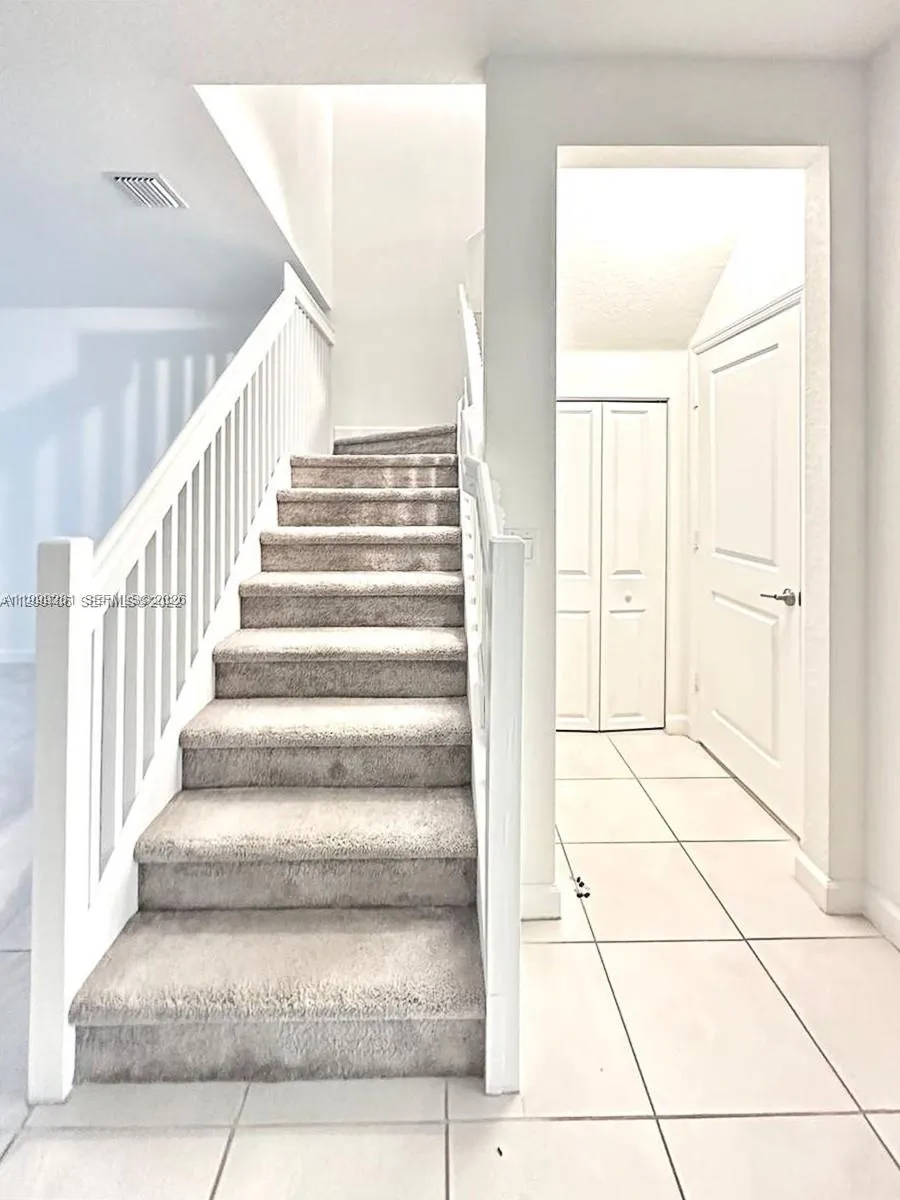 20800 NE 5th Ct, Miami FL 33179