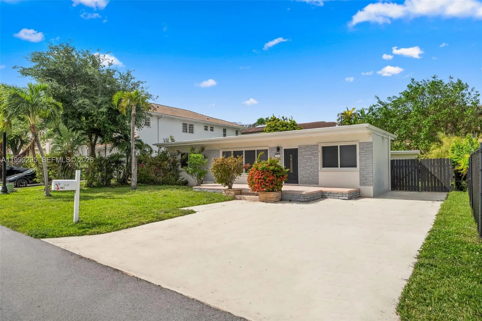 261 188th St # 261, Sunny Isles Beach FL 33160