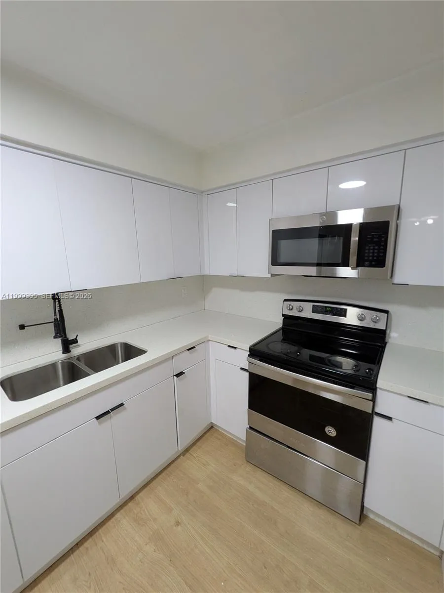 7022 SW 19th Ct, North Lauderdale FL 33068