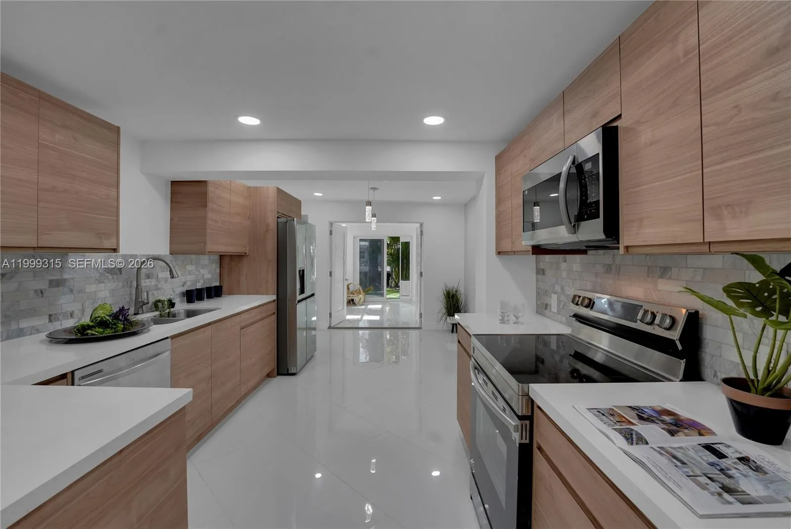 1137 SW 8th Ave, Fort Lauderdale FL 33315