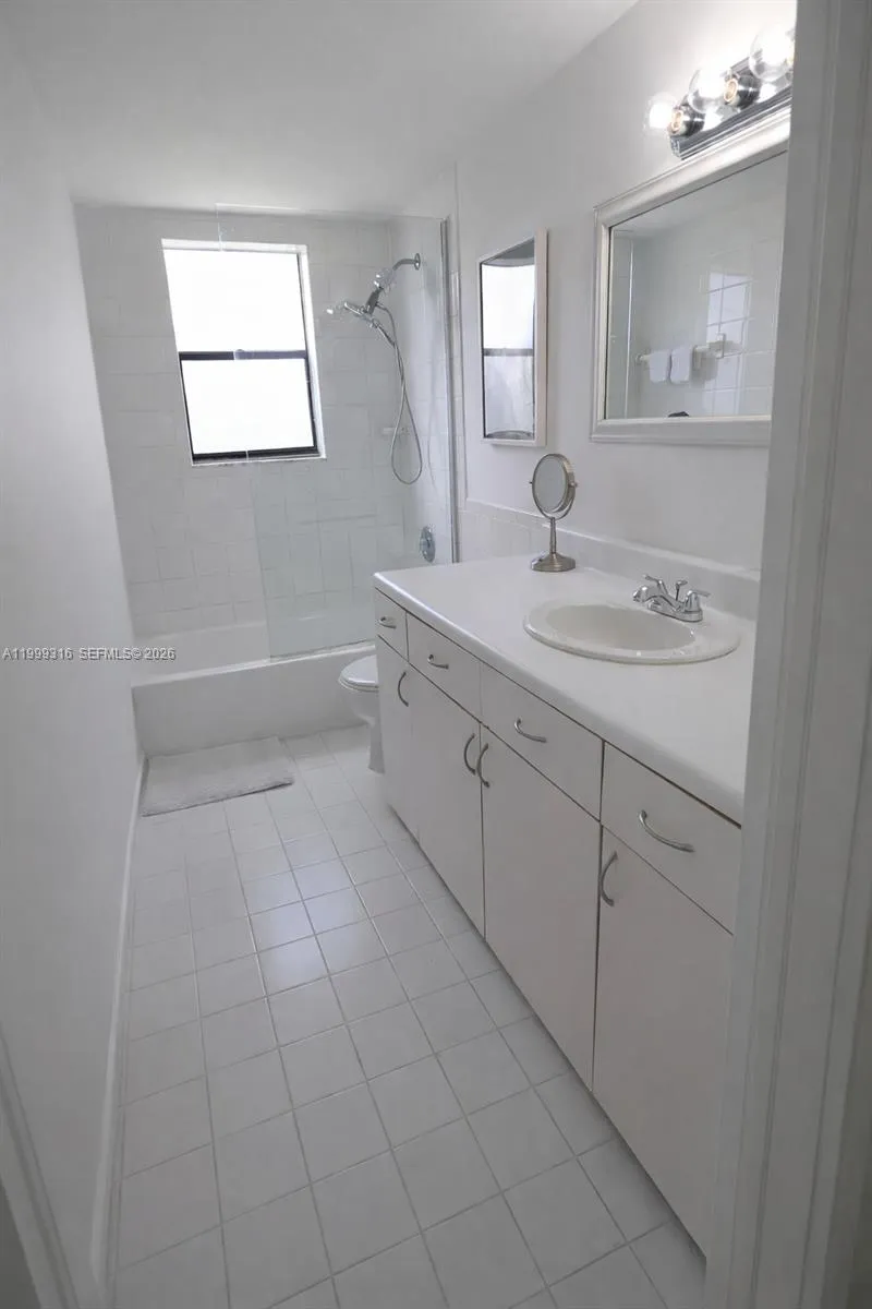 500 NE 2nd St # 221, Dania Beach FL 33004