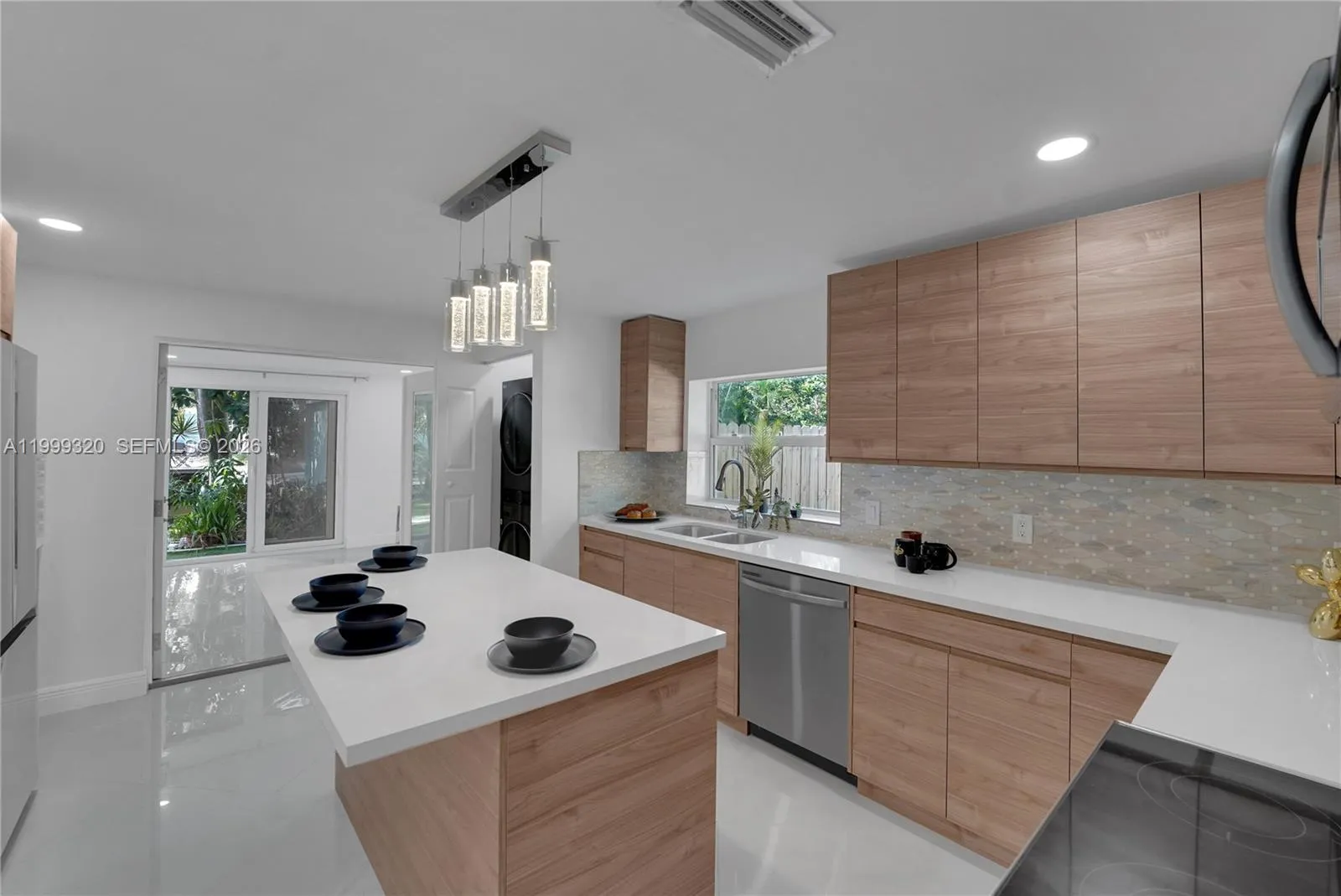 1137 SW 8th Ave, Fort Lauderdale FL 33315