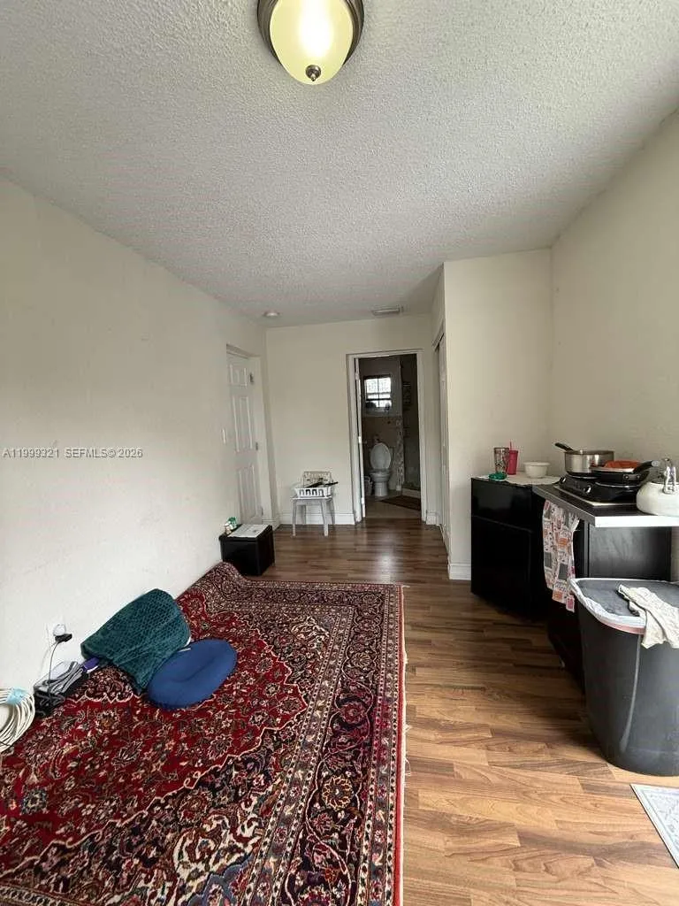 6708 Raleigh St, Hollywood FL 33024