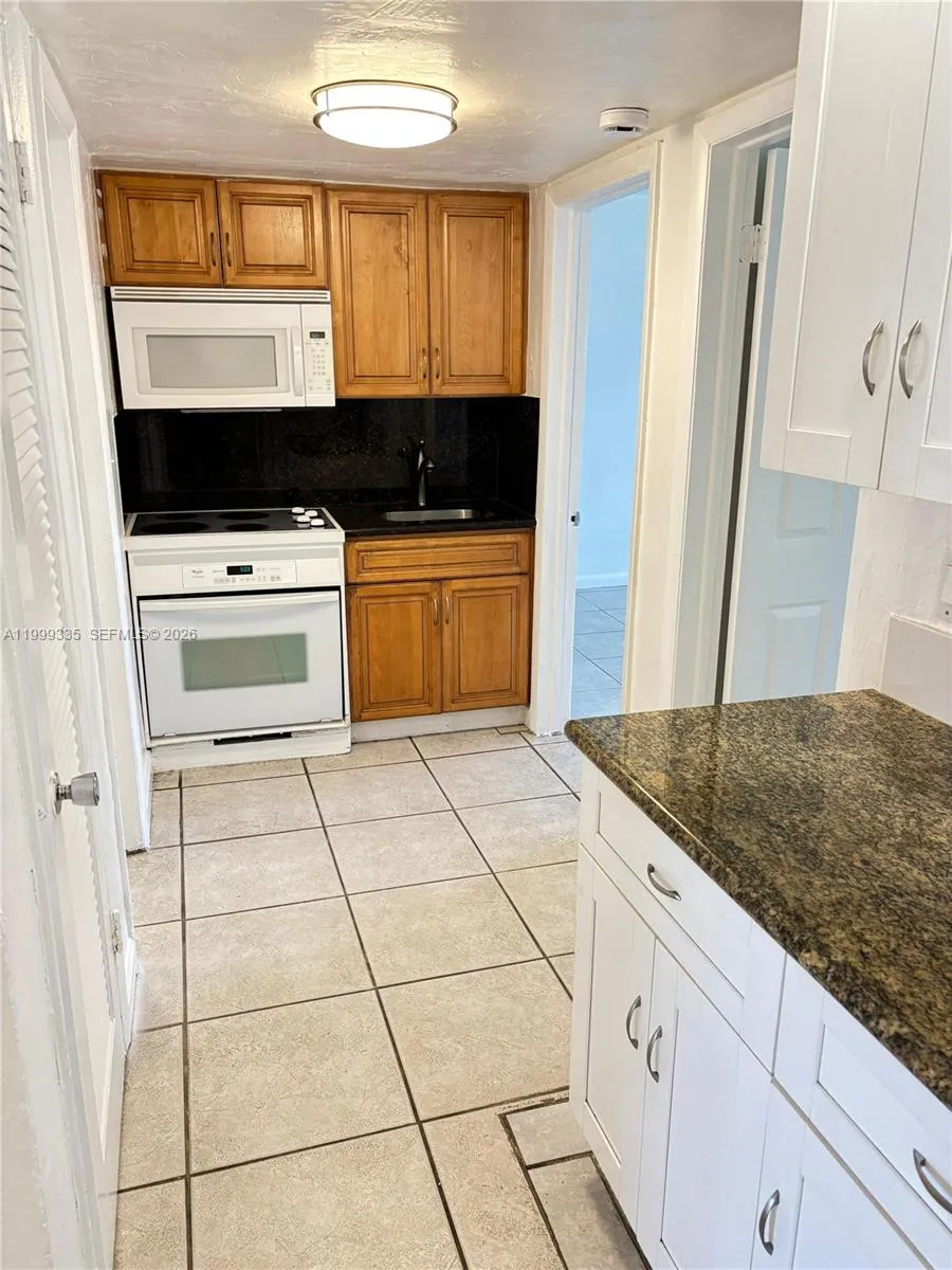 7410 SW 82nd St # K103, Miami FL 33143