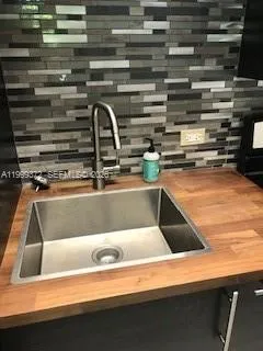 323 Washington Ave # 4, Miami Beach FL 33139