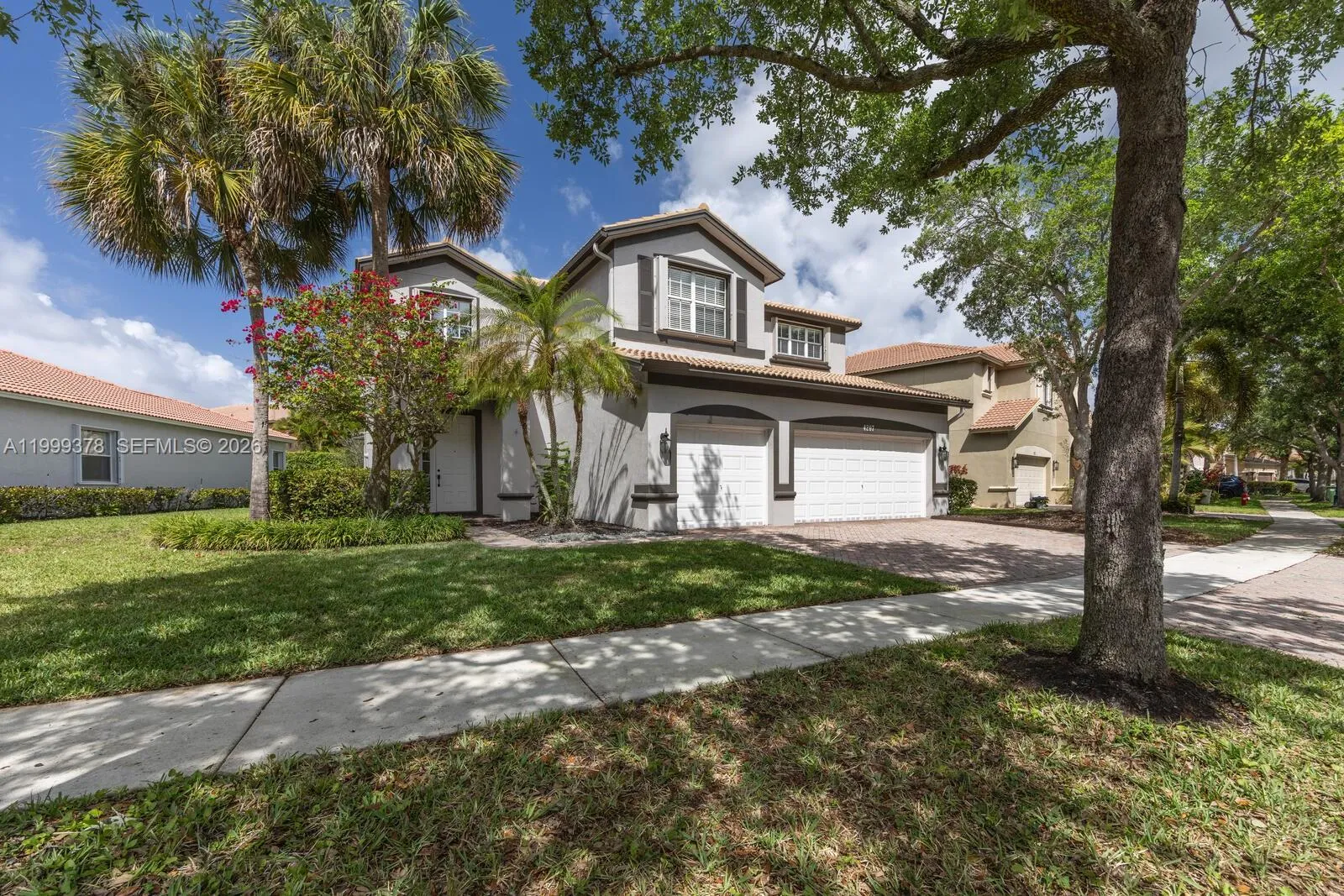 4207 W Whitewater Ave, Weston FL 33332