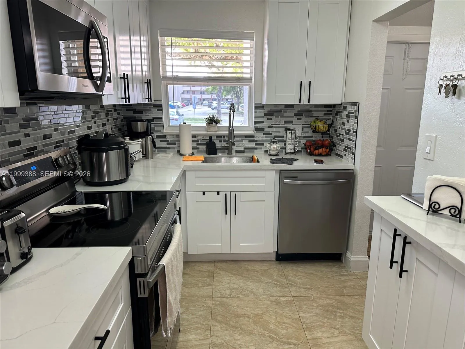 8021 N Sunrise Lakes Dr # 101, Sunrise FL 33322