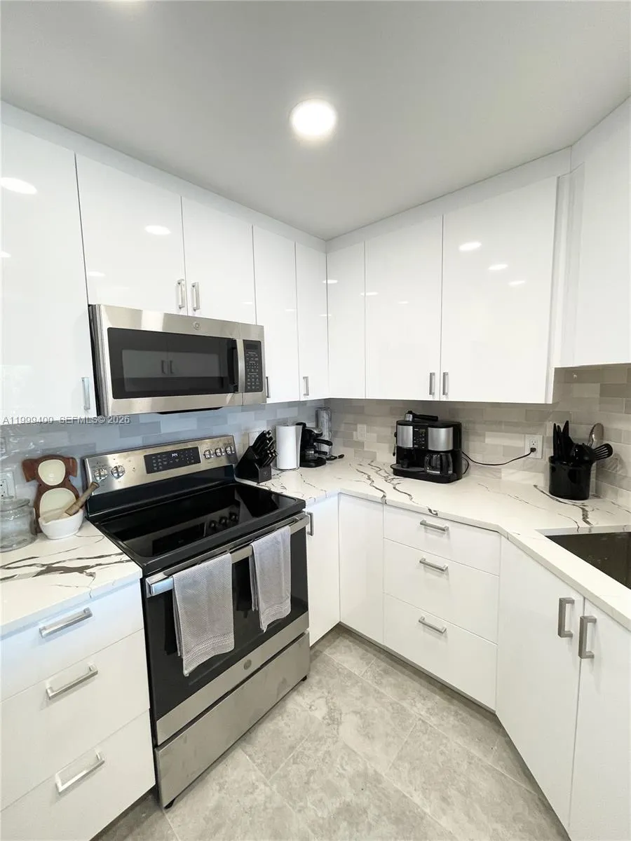 340 Sunset Dr # 407, Fort Lauderdale FL 33301