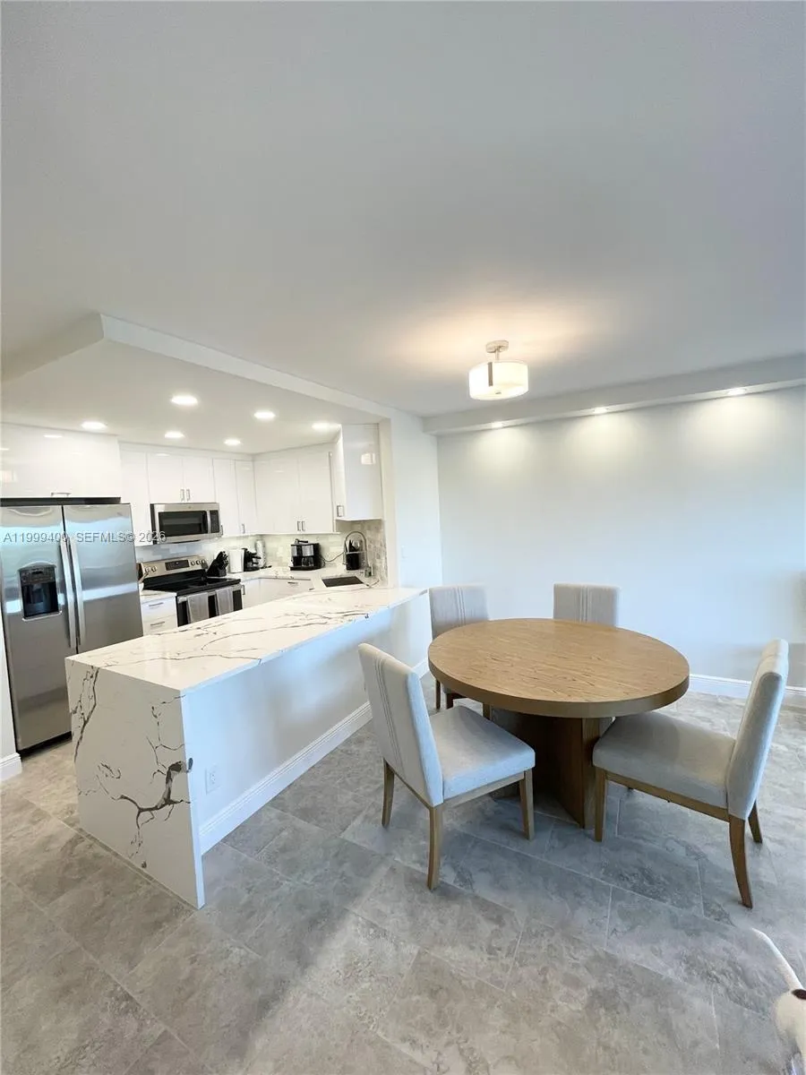 340 Sunset Dr # 407, Fort Lauderdale FL 33301