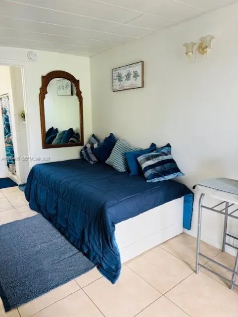 5251 29 # A, Davie FL 33314