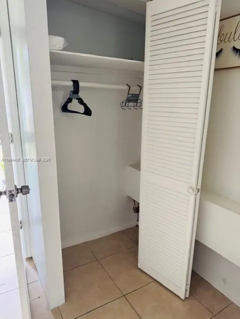 5251 29 # A, Davie FL 33314