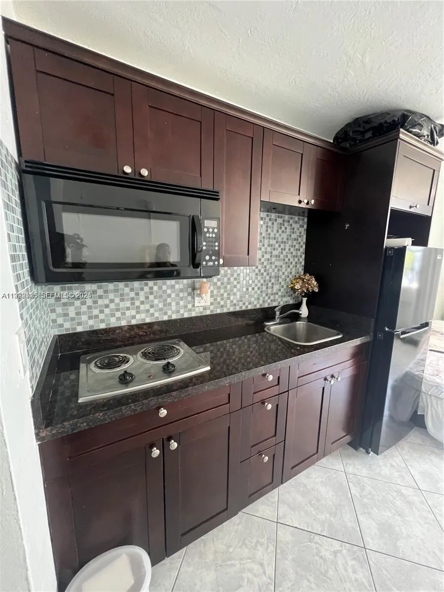 6484 Indian Creek Dr # 214, Miami Beach FL 33141