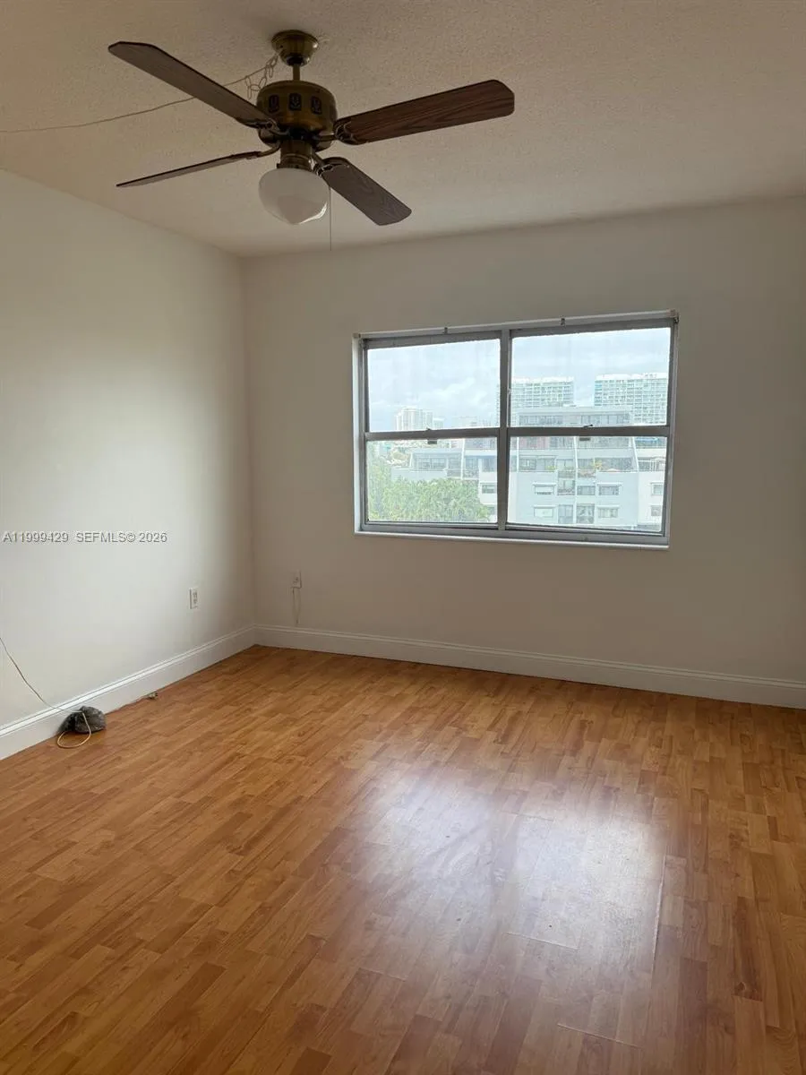 400 Kings Point Dr # 527, Sunny Isles Beach FL 33160