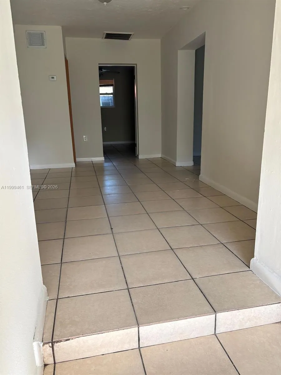 1384 NW 27th St # 1382, Miami FL 33142