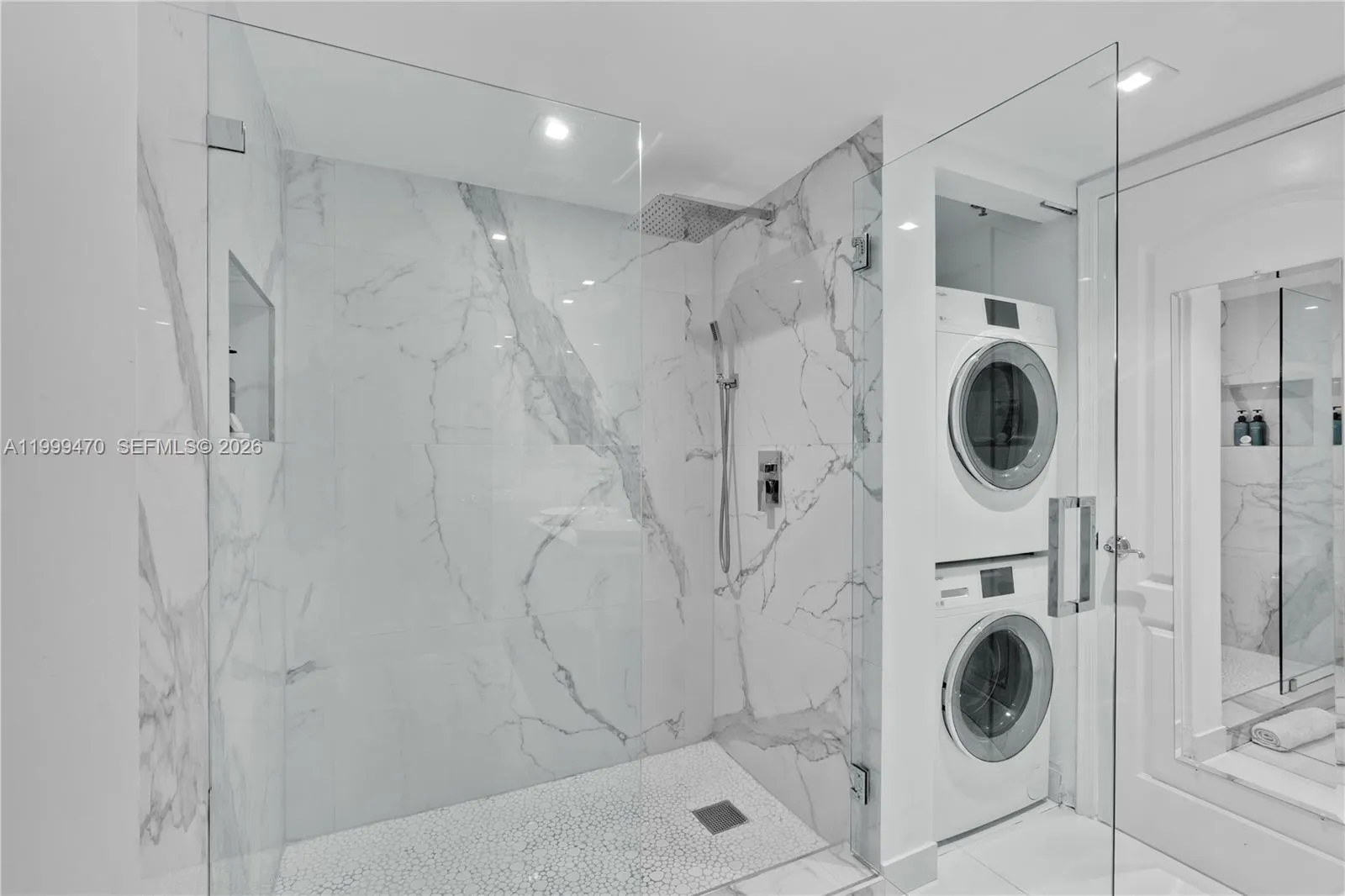 1200 Brickell Bay Dr # 2017, Miami FL 33131