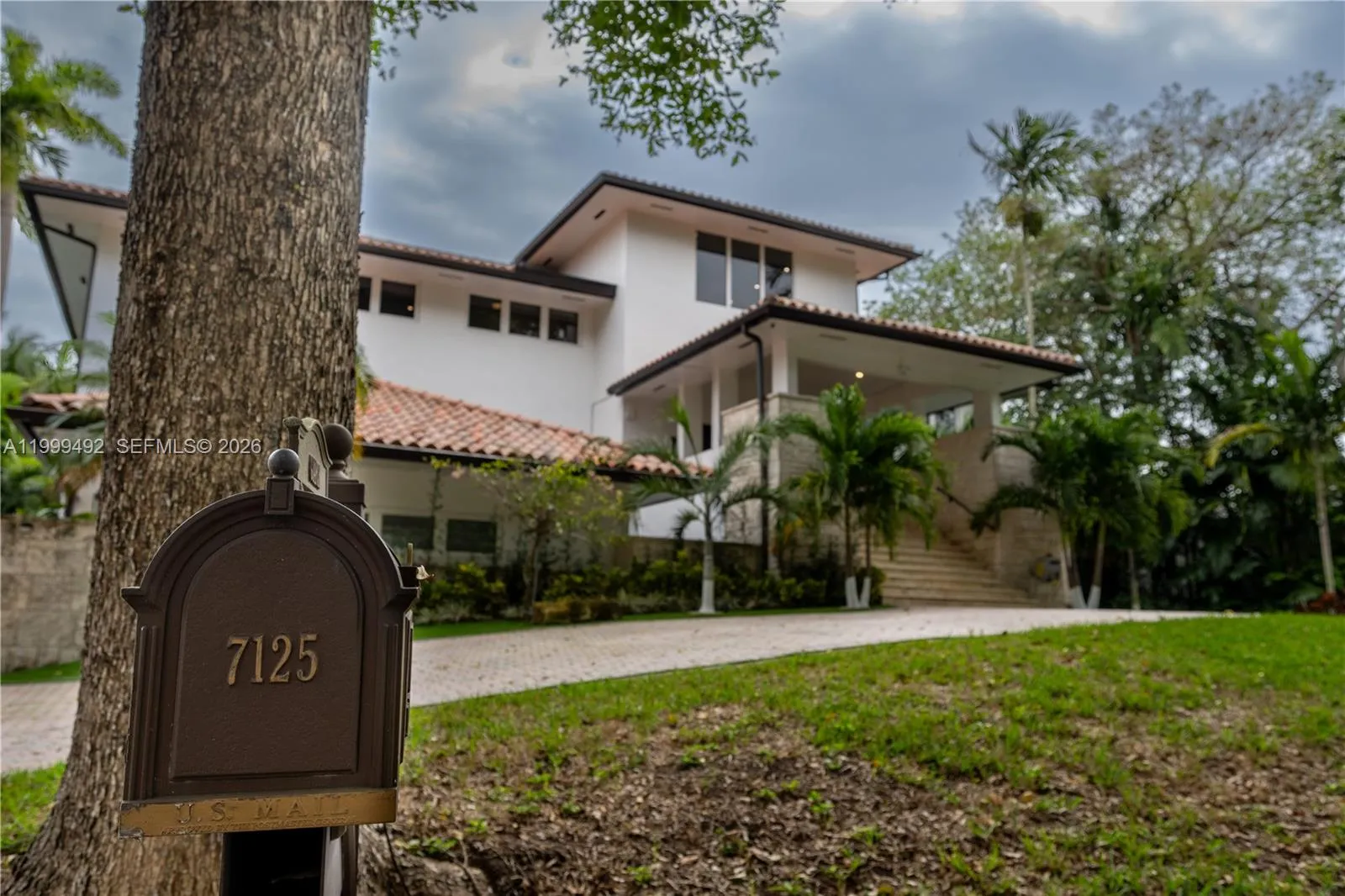 7125 Los Pinos Blvd, Coral Gables FL 33143