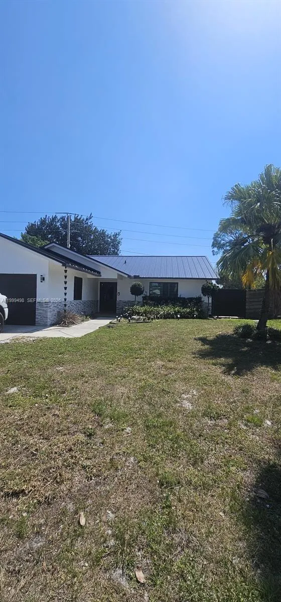 3110 SW 4th St, Deerfield Beach FL 33442