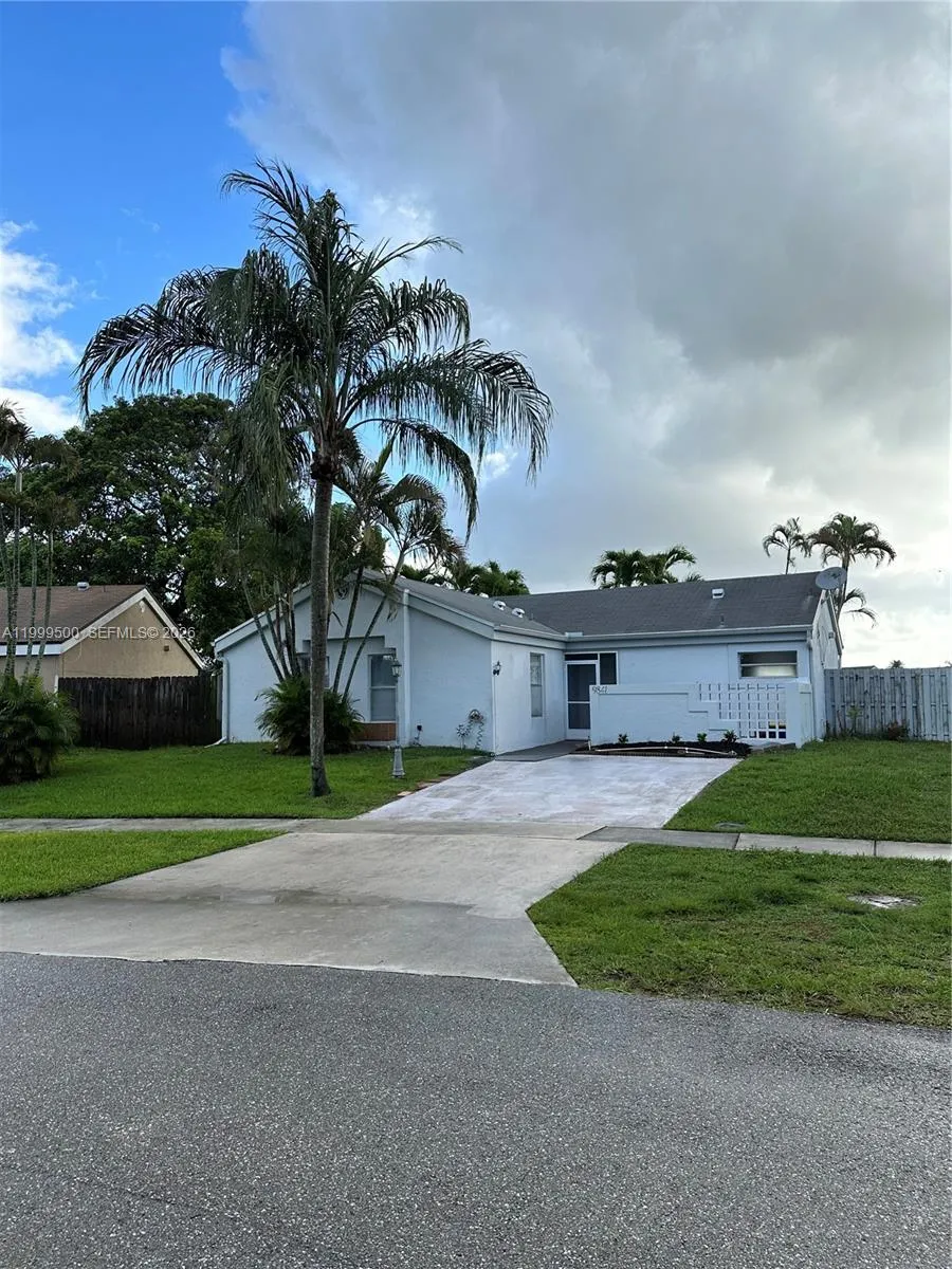 9841 Ridgecreek Rd, Boca Raton FL 33496