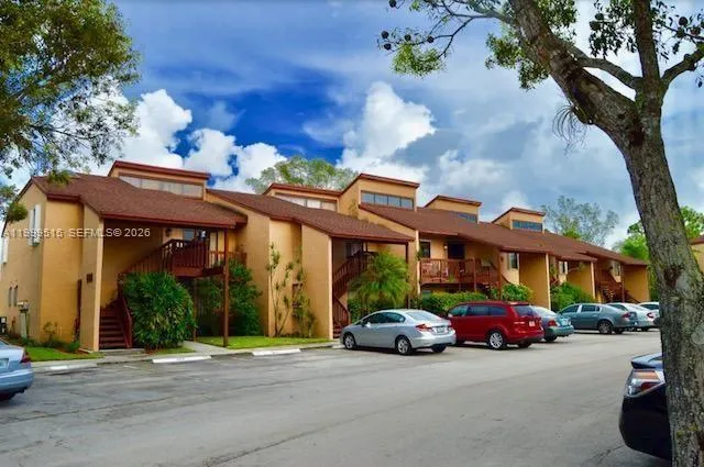 604 E Lakeview Dr E # 604, Royal Palm Beach FL 33411