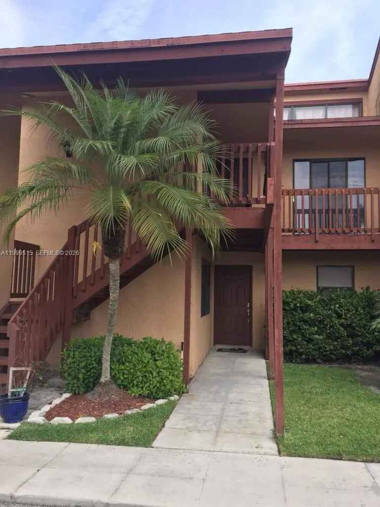 604 E Lakeview Dr E # 604, Royal Palm Beach FL 33411