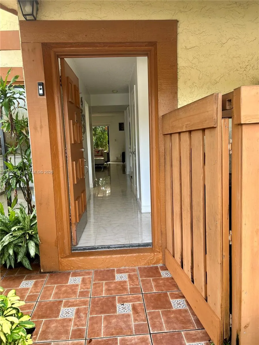 4056 Sierra Ter, Sunrise FL 33351