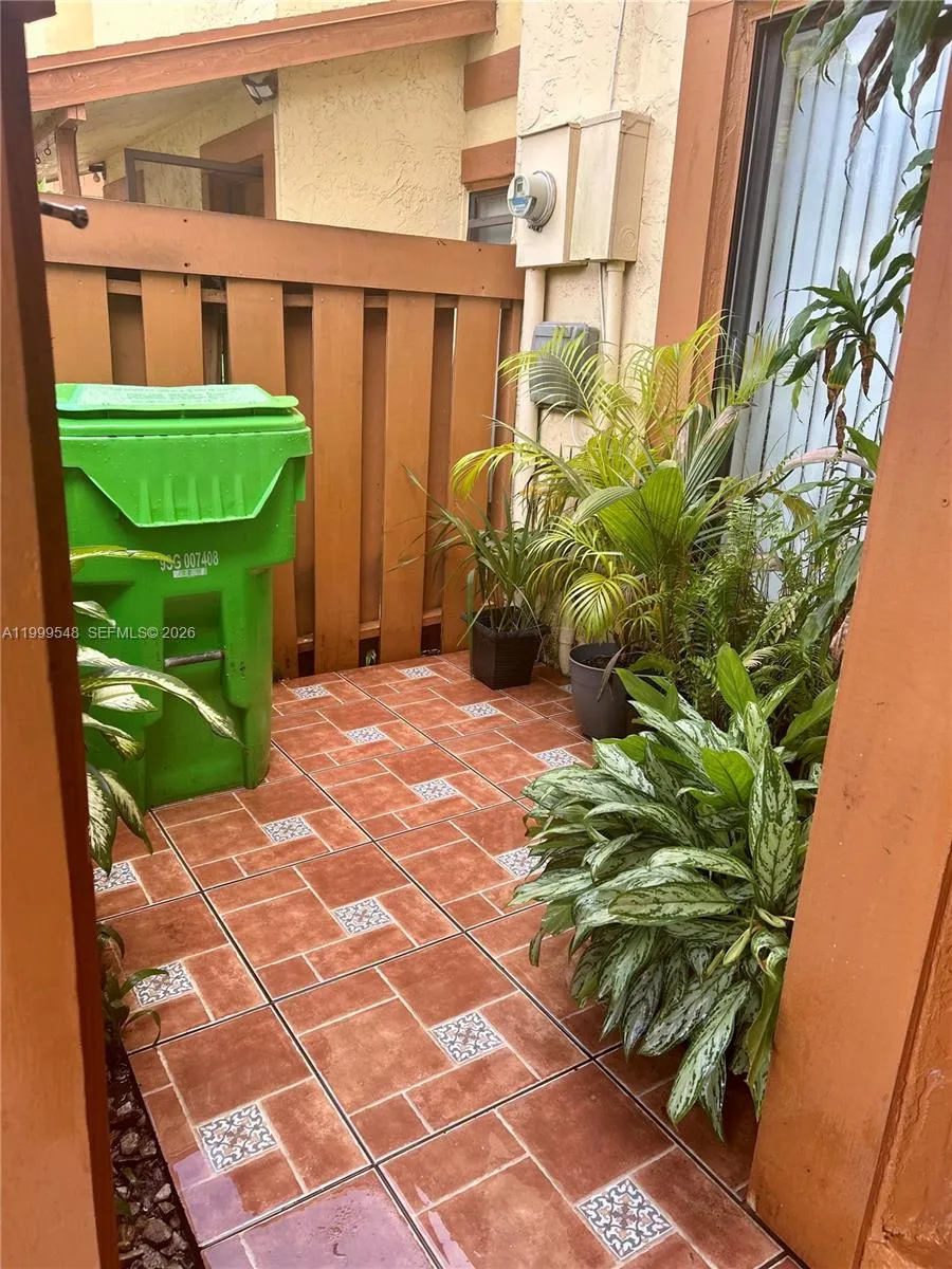 4056 Sierra Ter, Sunrise FL 33351