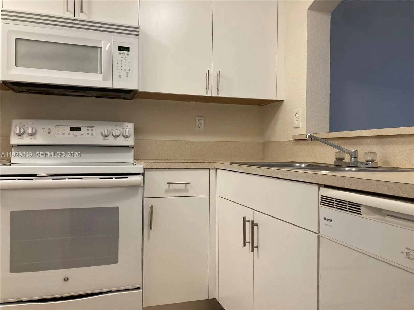 7985 NW 8th St # 105A, Miami FL 33126