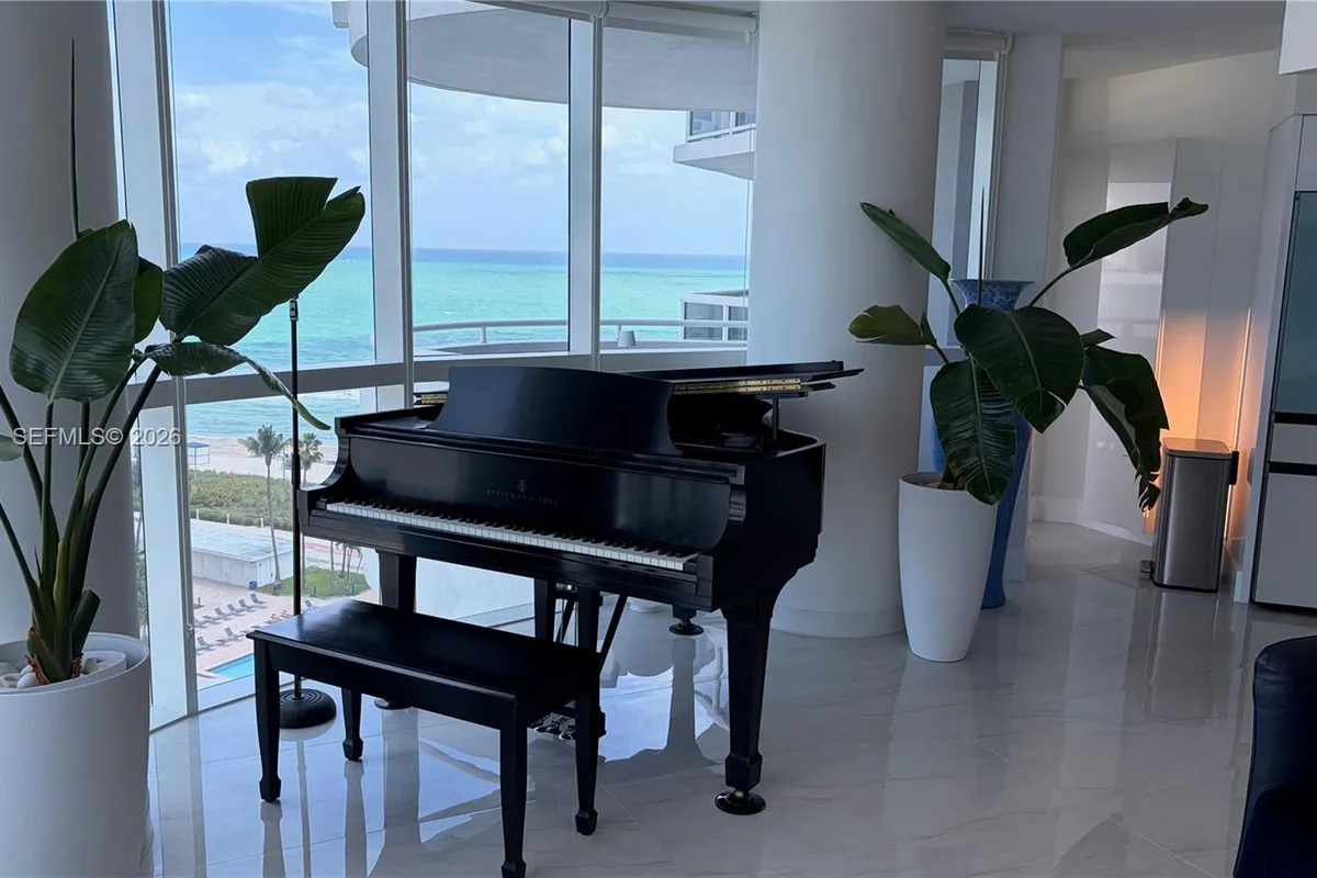 6301 Collins Ave # 1207, Miami Beach FL 33141