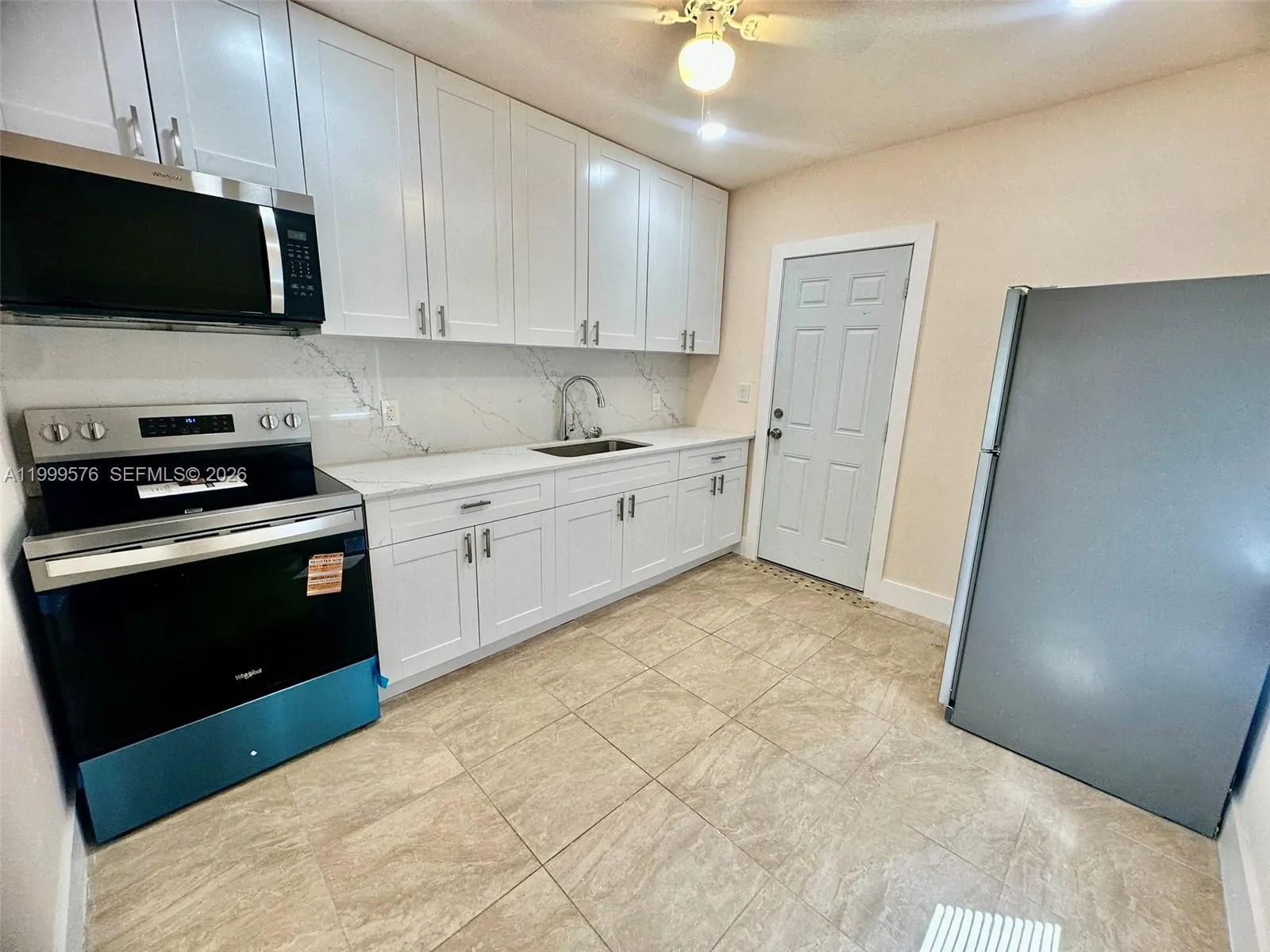 2014 NW 43rd St, Miami FL 33142