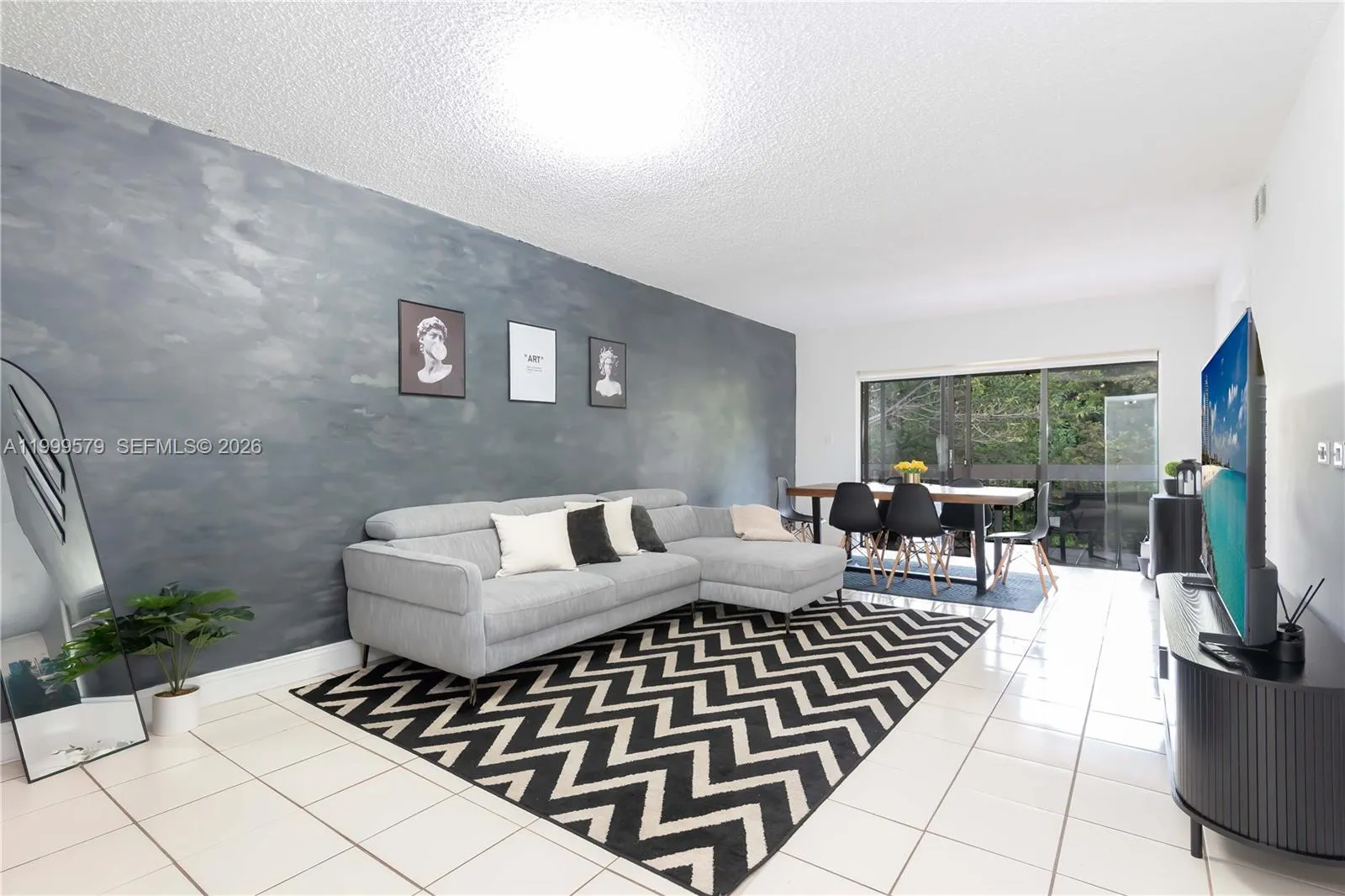 8885 Fontainebleau Blvd # 205, Miami FL 33172