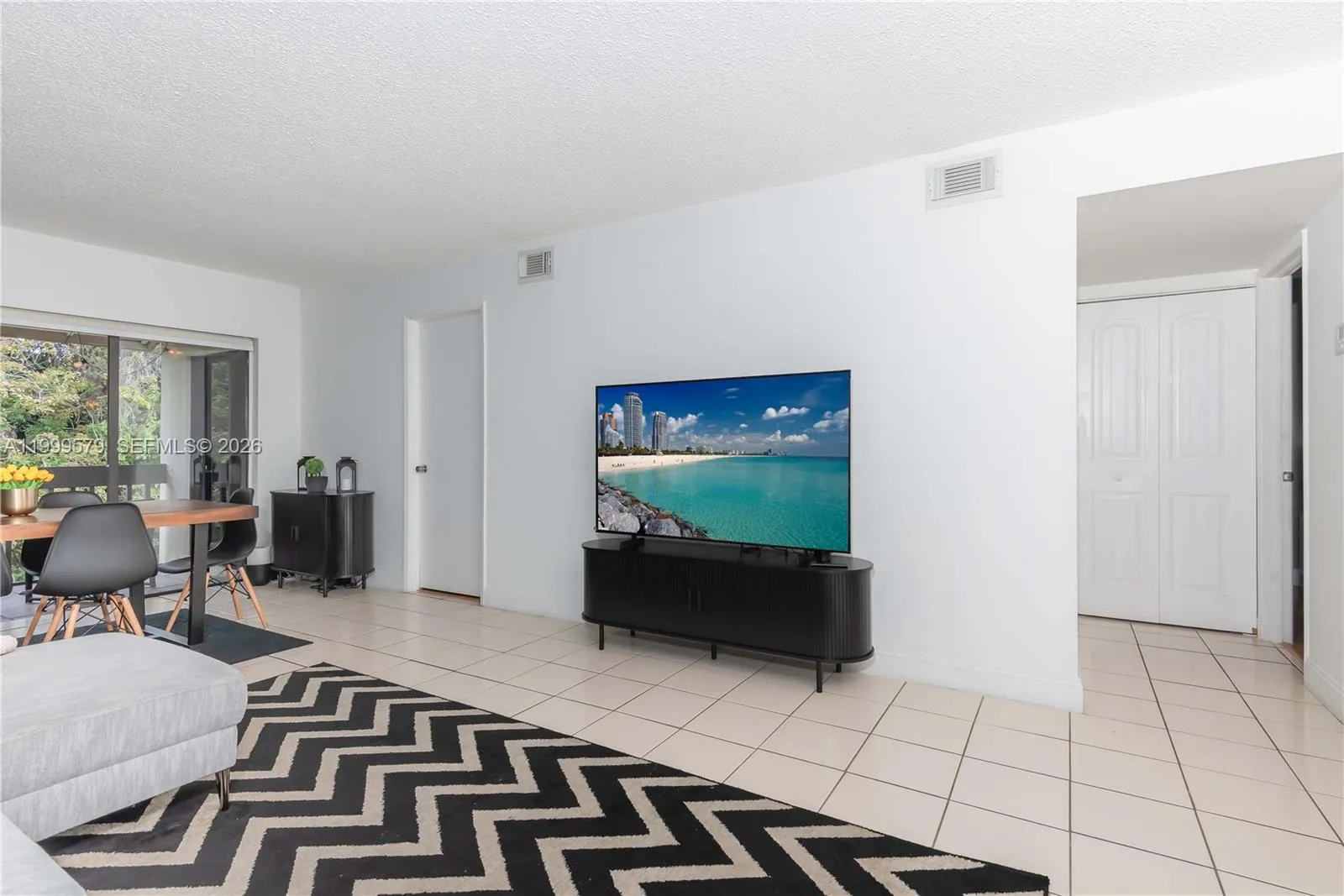 8885 Fontainebleau Blvd # 205, Miami FL 33172