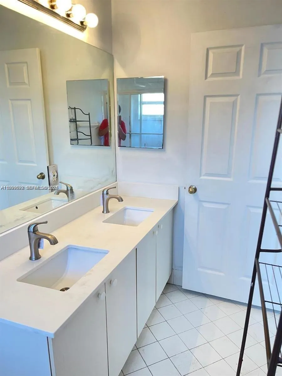 8784 SW 213th Ln, Cutler Bay FL 33189