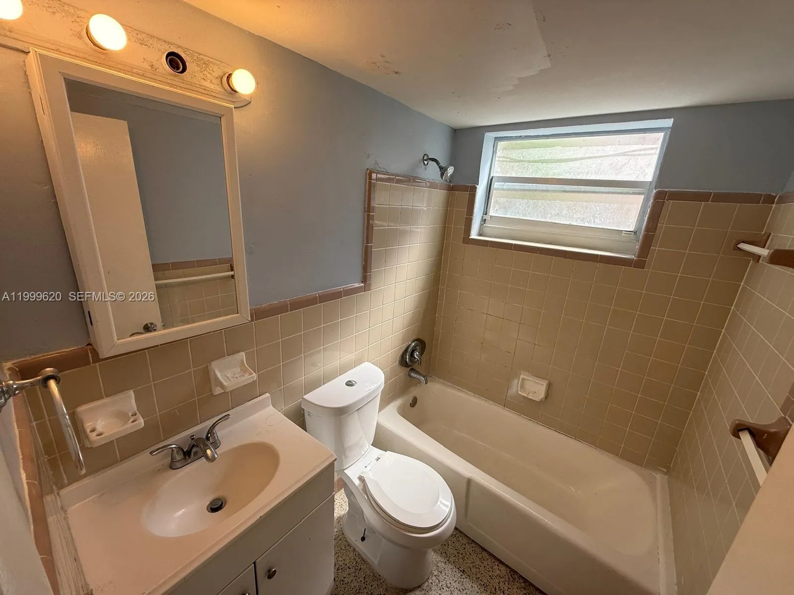 1646 NW 2nd St # 2, Miami FL 33125