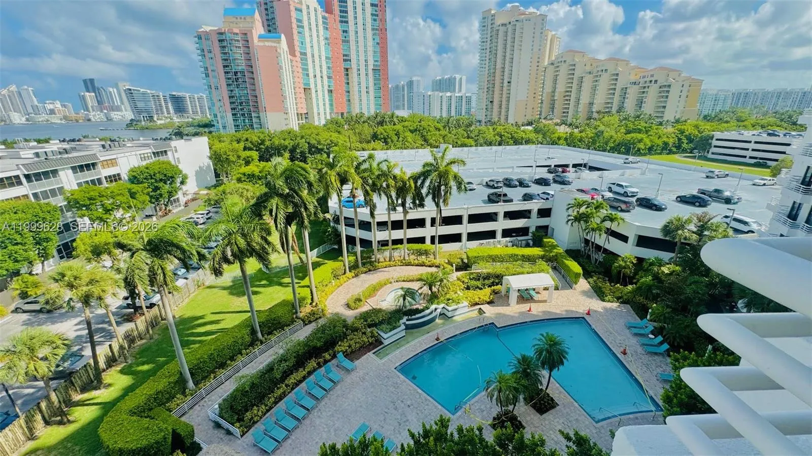 3300 NE 192nd St # 814, Aventura FL 33180