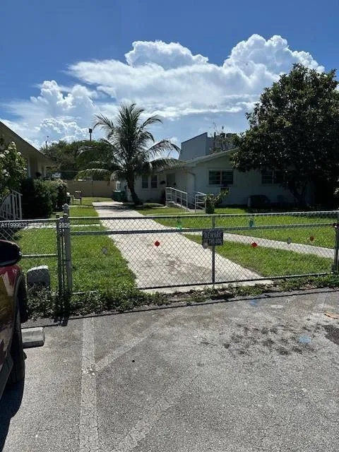 474 NW 26th Ave, Miami FL 33125