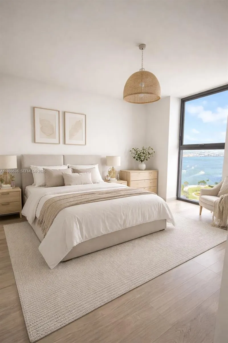 77 SE 5 # 1915, Miami FL 33131