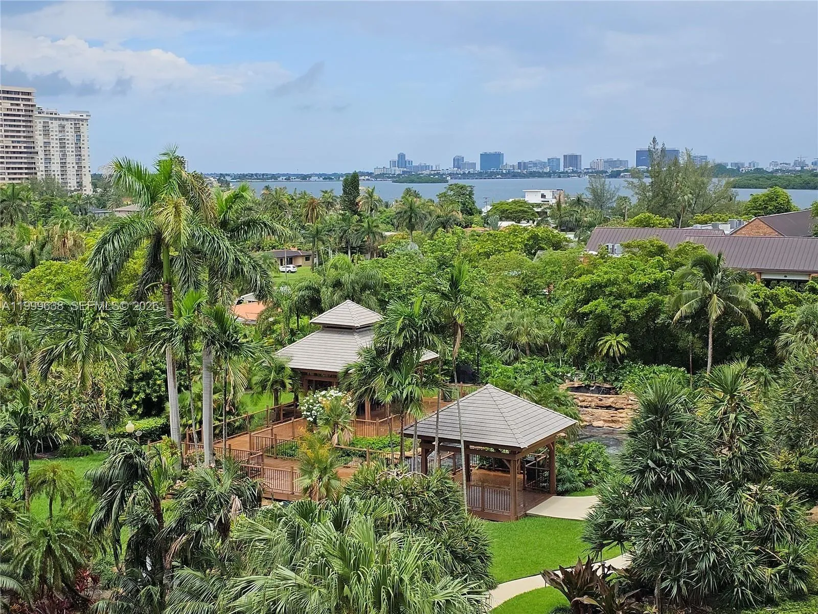 1000 Quayside Ter # 1009, Miami FL 33138