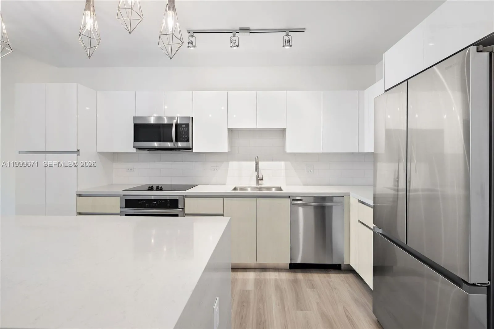 101 Diplomat Pkwy # 1704, Hallandale Beach FL 33009